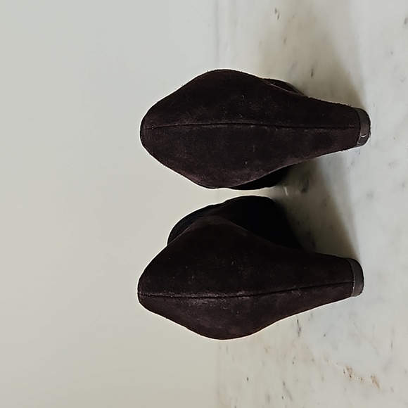 STUART WEITZMAN - silky soft rich chocolate brown suede wedge loafers - Picture 7 of 9